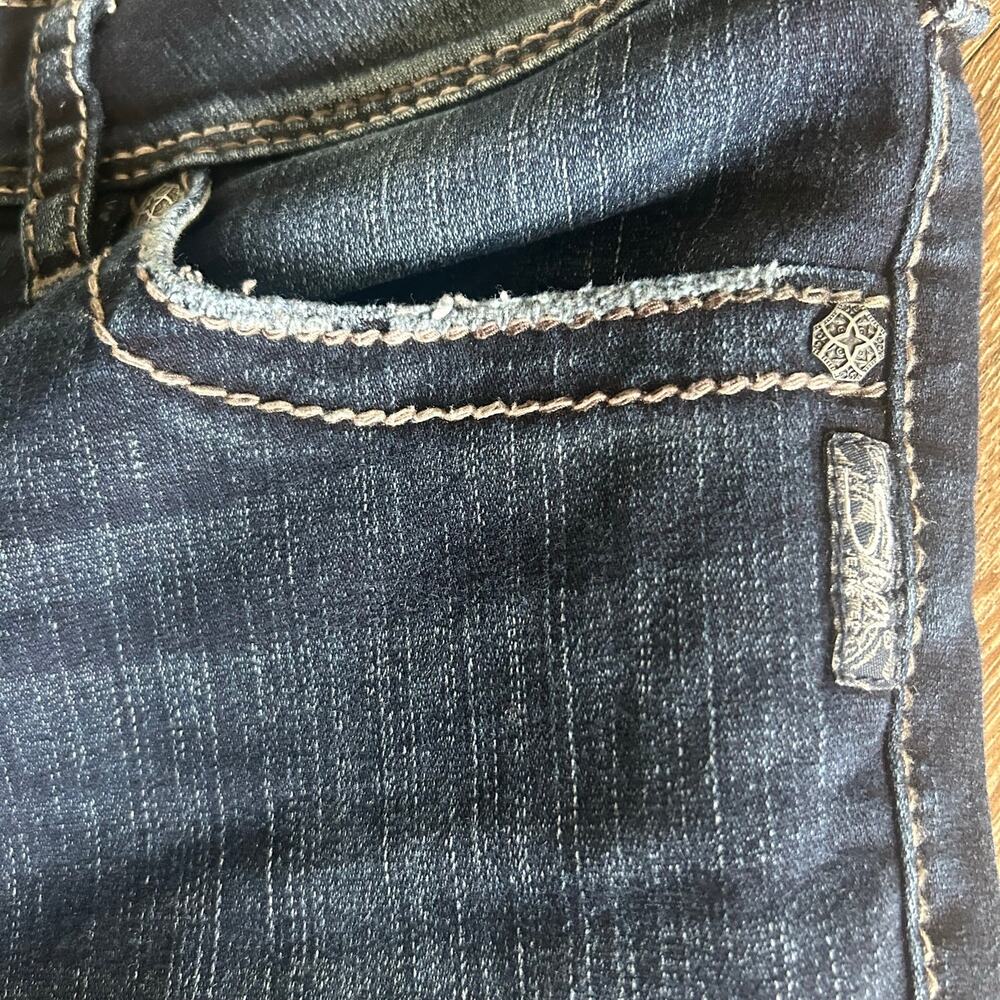 Silver Women’s Edgy Bootcut Jeans, Dark Wash, Size 33 Waist, 30 Length. - Picture 7 of 11